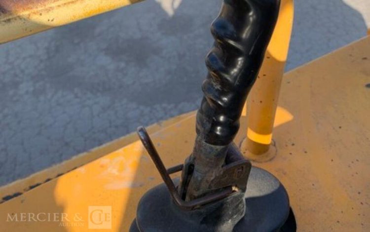 THWAITES MACH474  H835F012