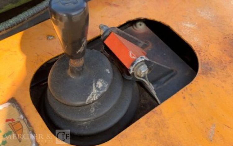 THWAITES MACH474  H835F012