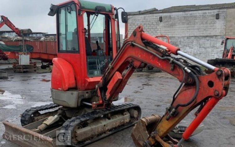 YANMAR VIO25-4  110919