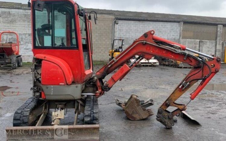 YANMAR VIO25-4  110919