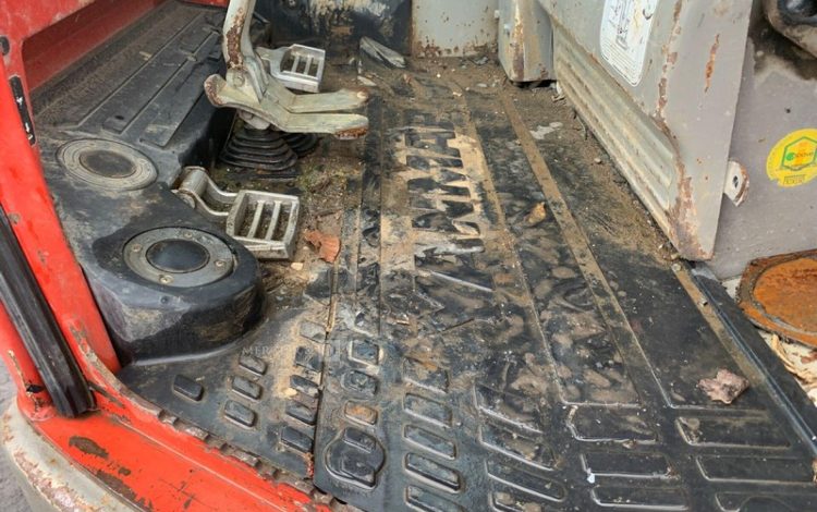 YANMAR VIO25-4  110919