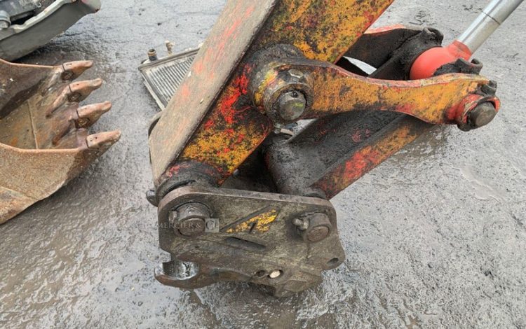 YANMAR VIO25-4  110919