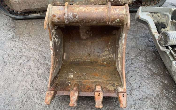 YANMAR VIO25-4  110919