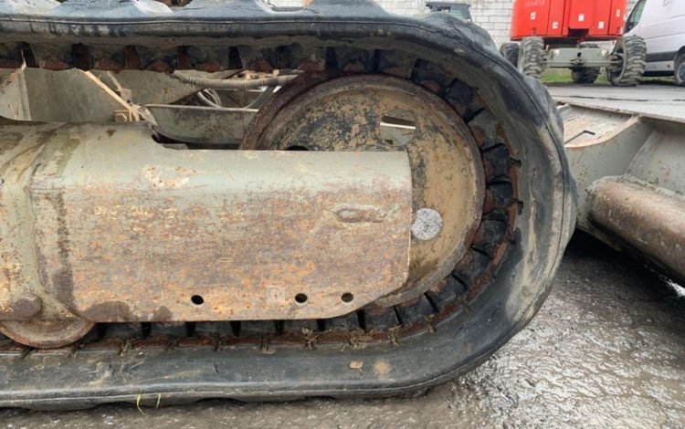 YANMAR VIO25-4  110919