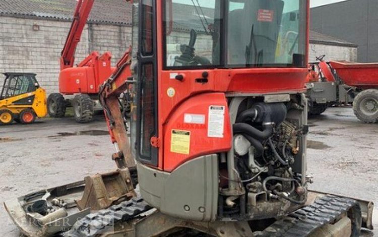 YANMAR VIO25-4  110919