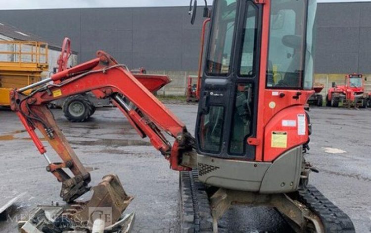 YANMAR VIO25-4  110919