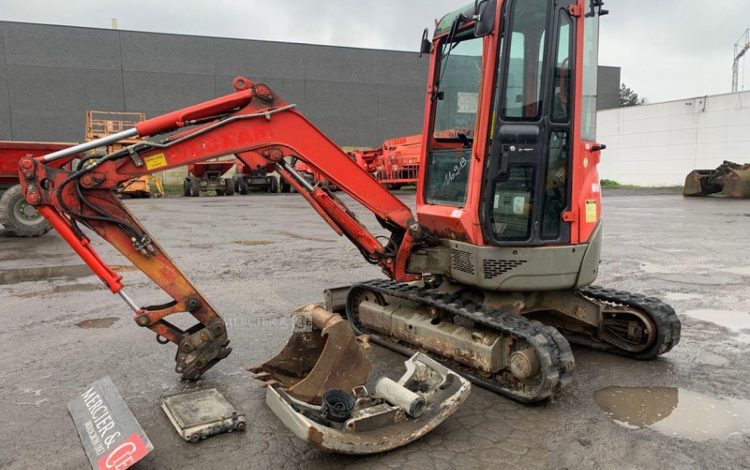 YANMAR VIO25-4  110919