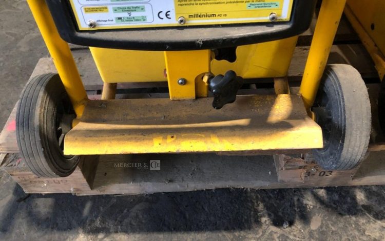 LACROIX MILLENIUM FC 15  FEU747019