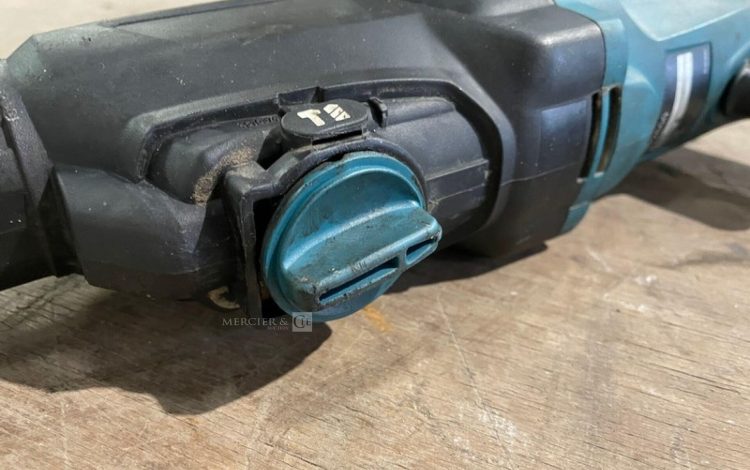 MAKITA HR2600  PER011060