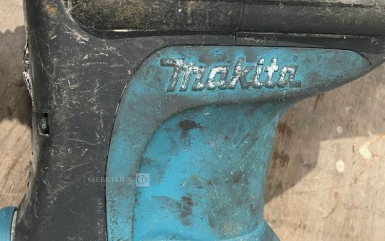 MAKITA HM1213C  PIQ011473