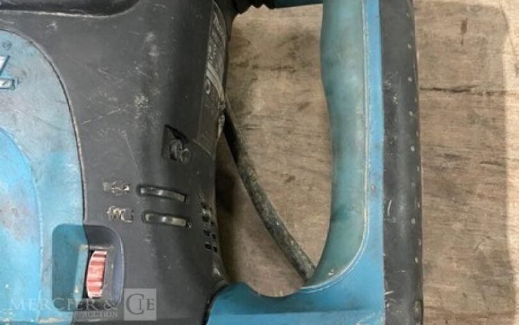 MAKITA HM1213C  PIQ011473