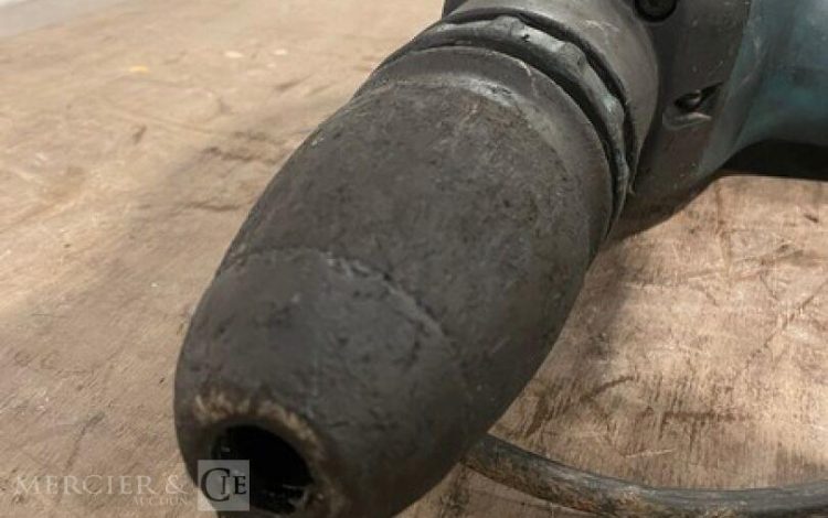 MAKITA HM1213C  PIQ011473