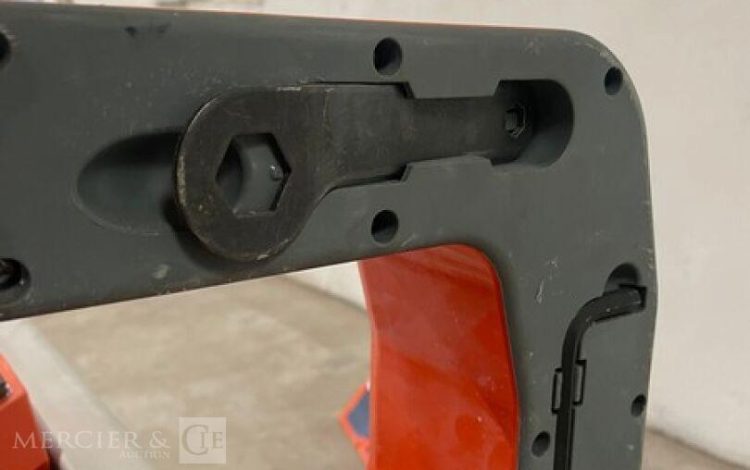 POWER TOOLS IQTS244-CE  STC010045