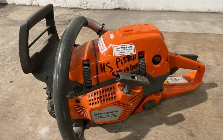 HUSQVARNA 555  TRON012110