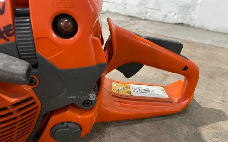 HUSQVARNA 555  TRON012110