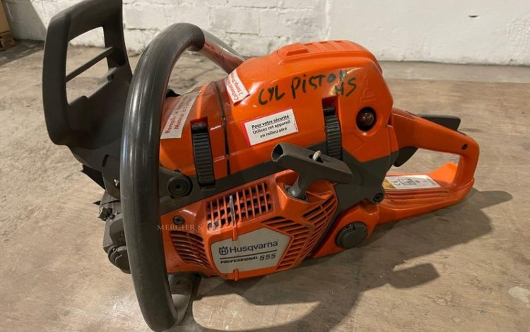 HUSQVARNA 555  TRON012110