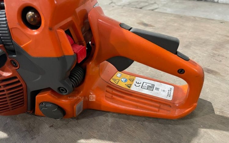 HUSQVARNA 555  TRON012110