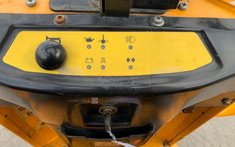 THWAITES MACH573  DU054