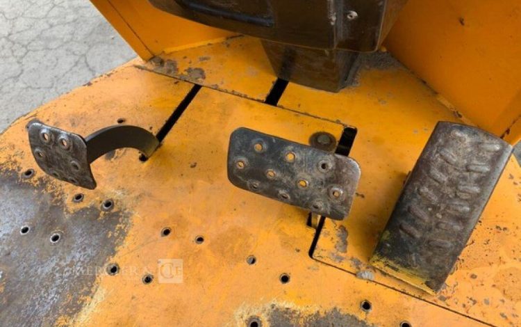 THWAITES MACH573  DU054