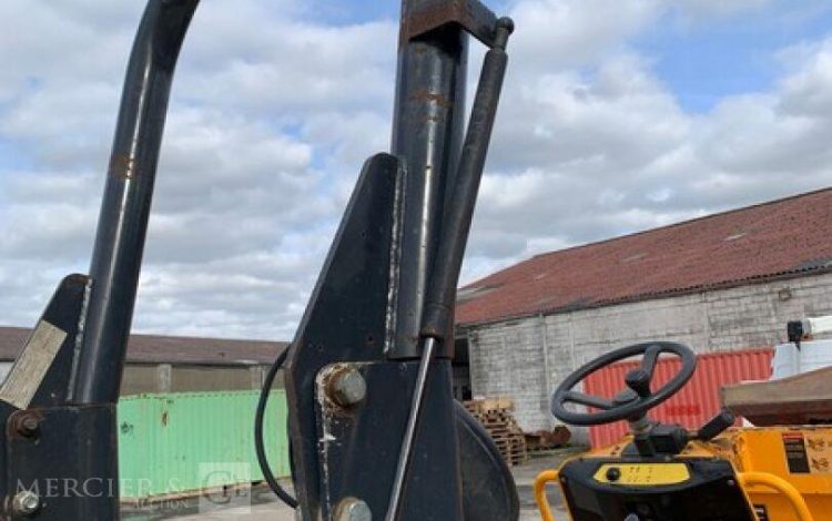 THWAITES MACH573  DU054