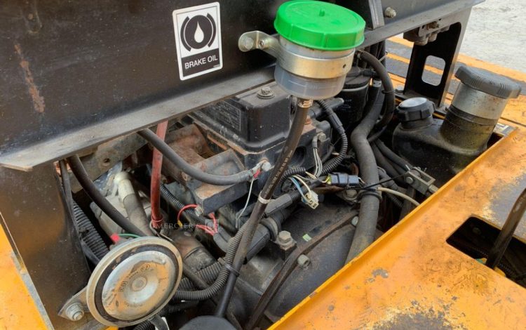 THWAITES MACH573  DU054