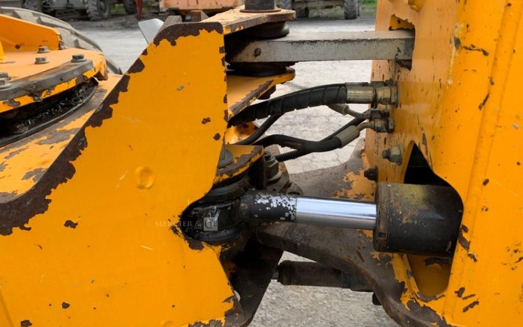 THWAITES MACH573  DU054