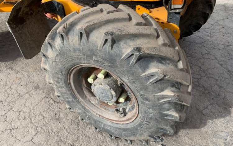 THWAITES MACH573  DU054