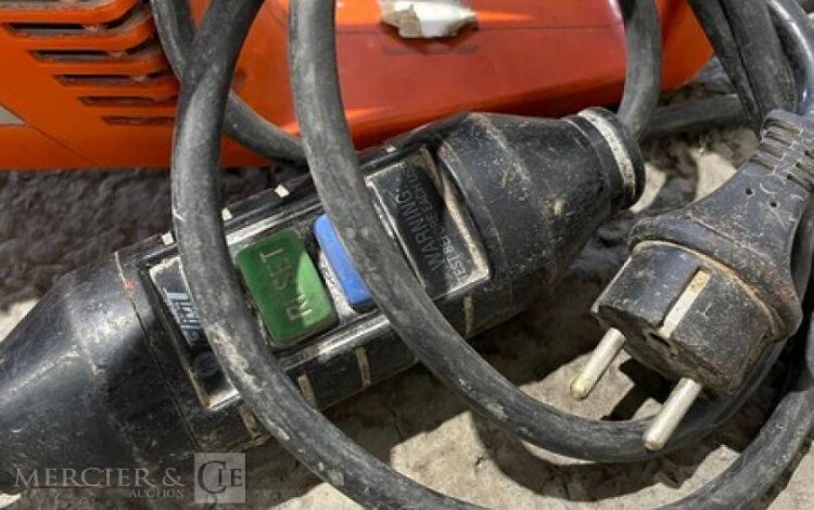 HUSQVARNA   11MAM32026