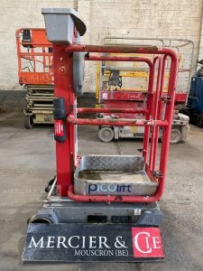 JLG PECO LIFT  49MAM32026