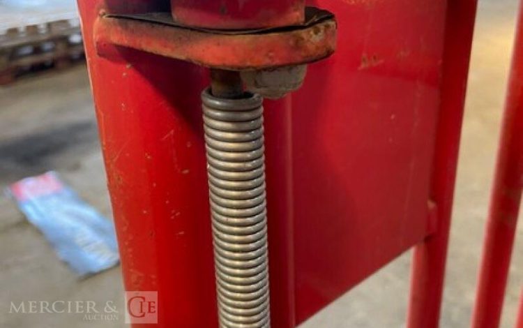 JLG PECO LIFT  49MAM32026