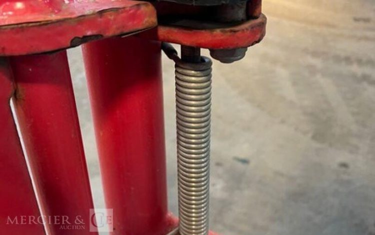 JLG PECO LIFT  49MAM32026