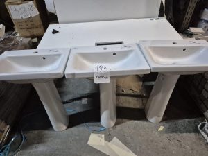 autre Lot de 3 lavabos avec pieds , marque Ideal Standard , Dimensions: 38cm x 55cm  183