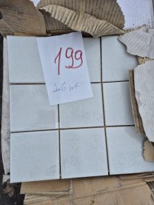 autre Lot d&rsquo;environ 16m2 de carrelage mosaïque , conditionnée en plaques de 30cm x 30c  189