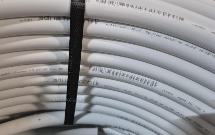 autre Lot d&rsquo;environ 300ml de Tube multicouches  blanc en couronne, souple et résistant  1