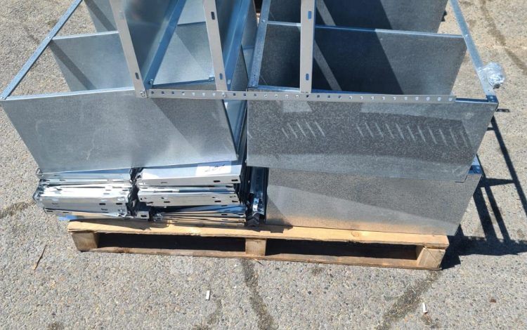 autre Lot de 13 racks de stockage  75 x 30 x 75 cm (HxLxP) + 1 rack métallique offert  191