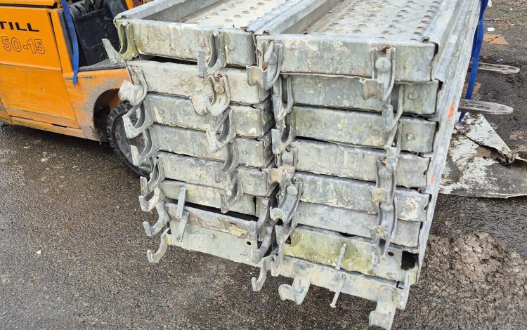 autre Lot de 16 plateaux d&rsquo;échafaudage de 30cm x 3m  201