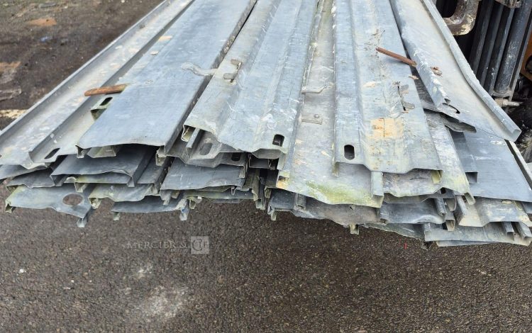 autre Lot de 35 planchers métalliques déchafaudage de 3m  207