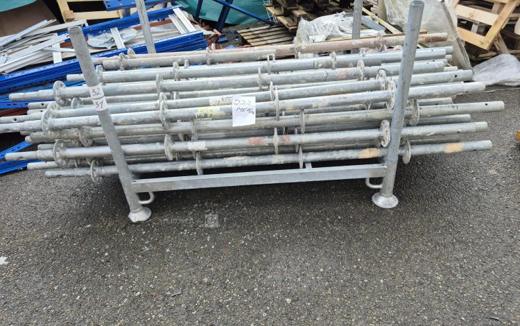 autre Lot de 36 montants d&rsquo;échafaudage de 2 m , marque METALUSA  212
