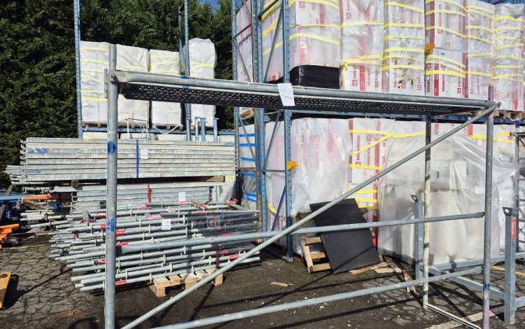 autre Lot d&rsquo;environ 36m2 d&rsquo;échafaudage complet  215