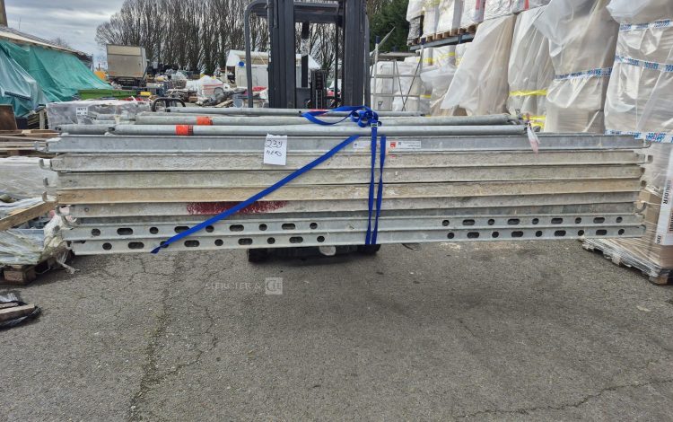 autre Lot comprenant 14 plateaux d&rsquo;échafaudage différents modèles  , dimensions 3 m ,  229