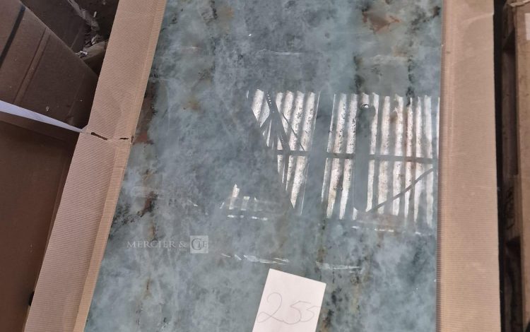 autre Lot d&rsquo;environ 14,4m2 de faïence . Dimensions 60cm x 120cm  244