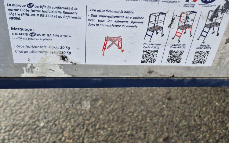 autre Échafaudage roulant en acier galvanisé marque DUARIB . Dimensions : 125 cm x185c  253