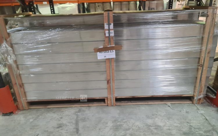 autre Lot de 100 rails de départ goutte d&rsquo;eau alu ep. 1mm , isolant 160 marque CATNIC  259