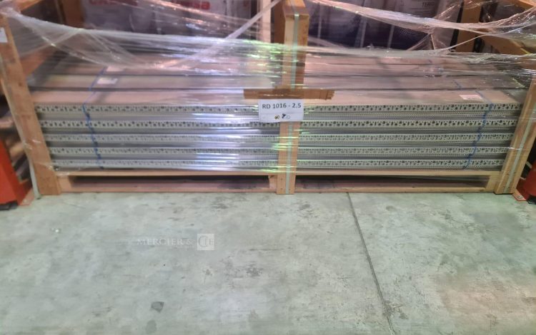 autre Lot de 100 rails de départ goutte d&rsquo;eau alu ep. 1mm , isolant 160 marque CATNIC  259