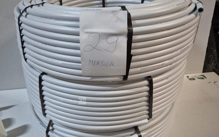 autre Lot d&rsquo;environ 300ml de Tube multicouches  blanc en couronne, souple et résistant  23