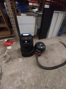 autre Lot de 2 aspirateurs de marques différentes.  307