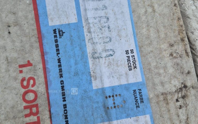 autre Lot d&rsquo;environ 60 m2 de faïence . Dimensions 15 x 15cm  26