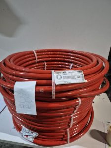 autre Lot d&rsquo;environ 100ml de Tube PER rouge isolé en couronne de 25 mètres, diamètre 1  27