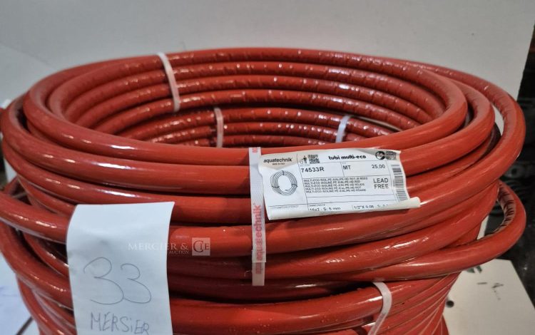 autre Lot d&rsquo;environ 100ml de Tube PER rouge isolé en couronne de 25 mètres, diamètre 1  27