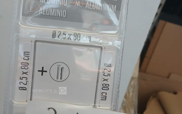 autre 17 ensembles de tringles de douche en aluminium  331